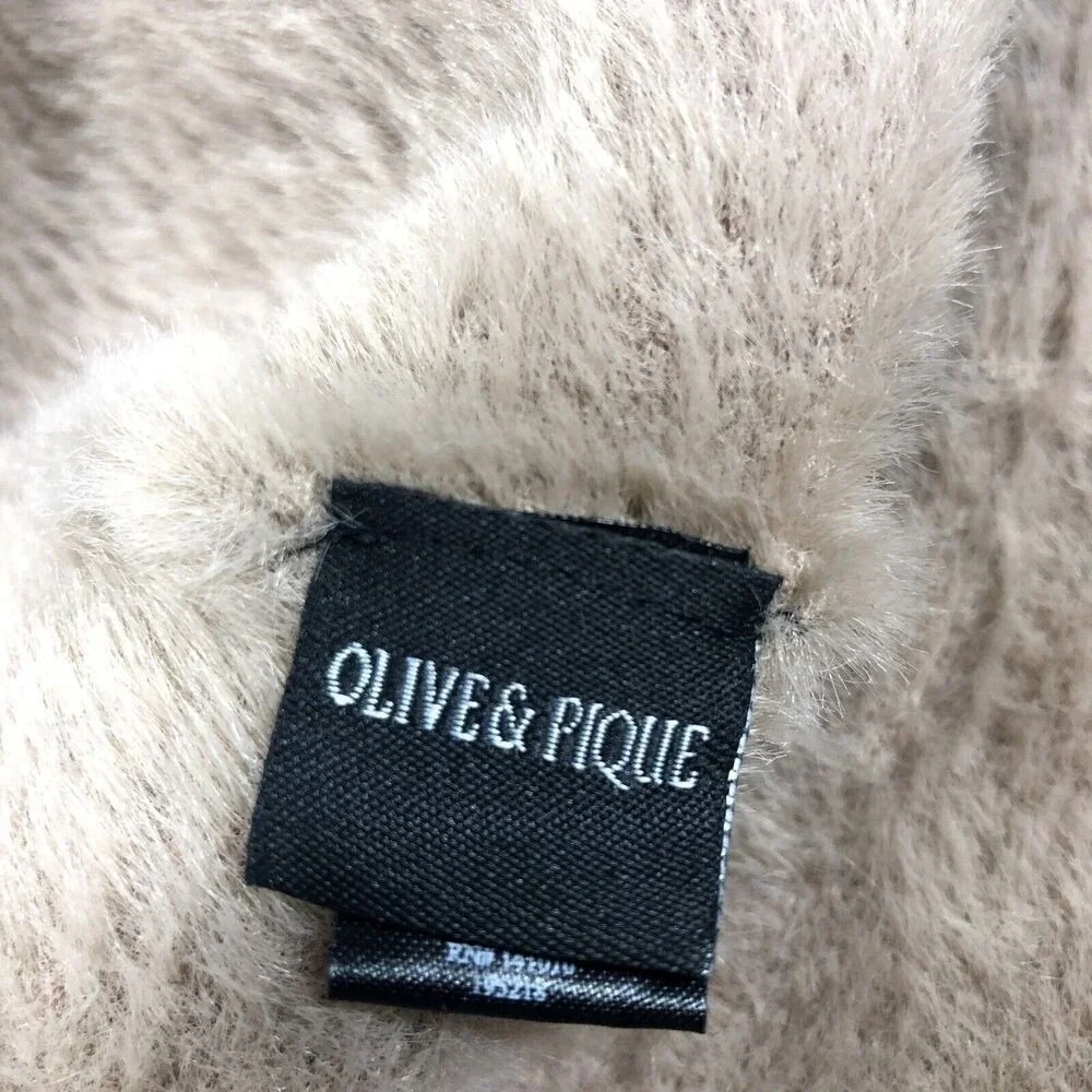 Olive & Pique‎ Beanie Toque Womens One Size Taupe Ultra Soft Fuzzy Hat Warm Ski